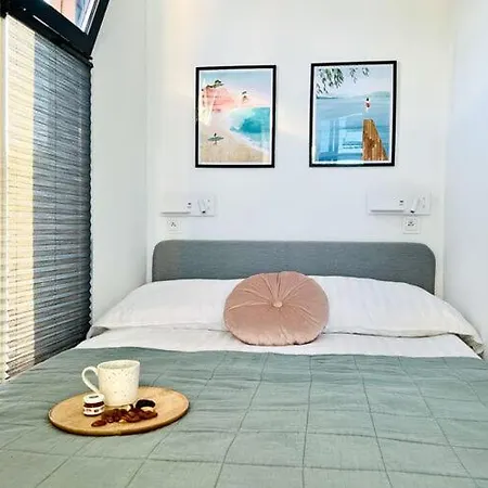 Comfortable House On The Water For 3 People *